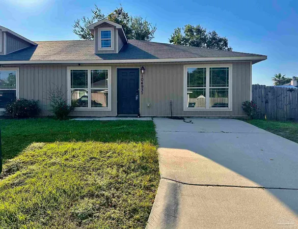 $1,525 | 10493 River Birch Drive, Unit B, Pensacola, FL 32534