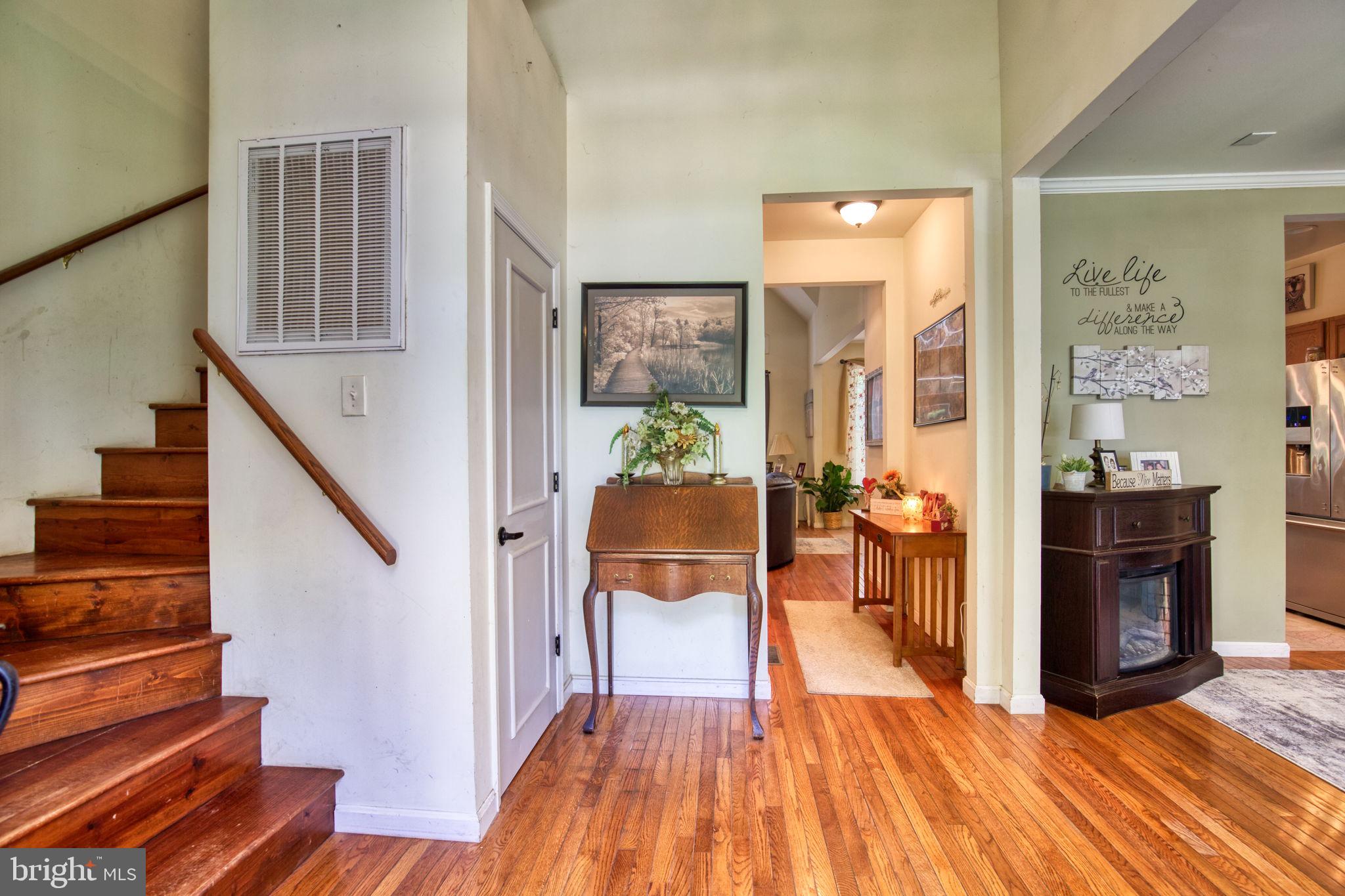 120 Twin Harbor Road Reedville, VA 22539 - Photo 4 of 45 ENTRANCE FOYERS