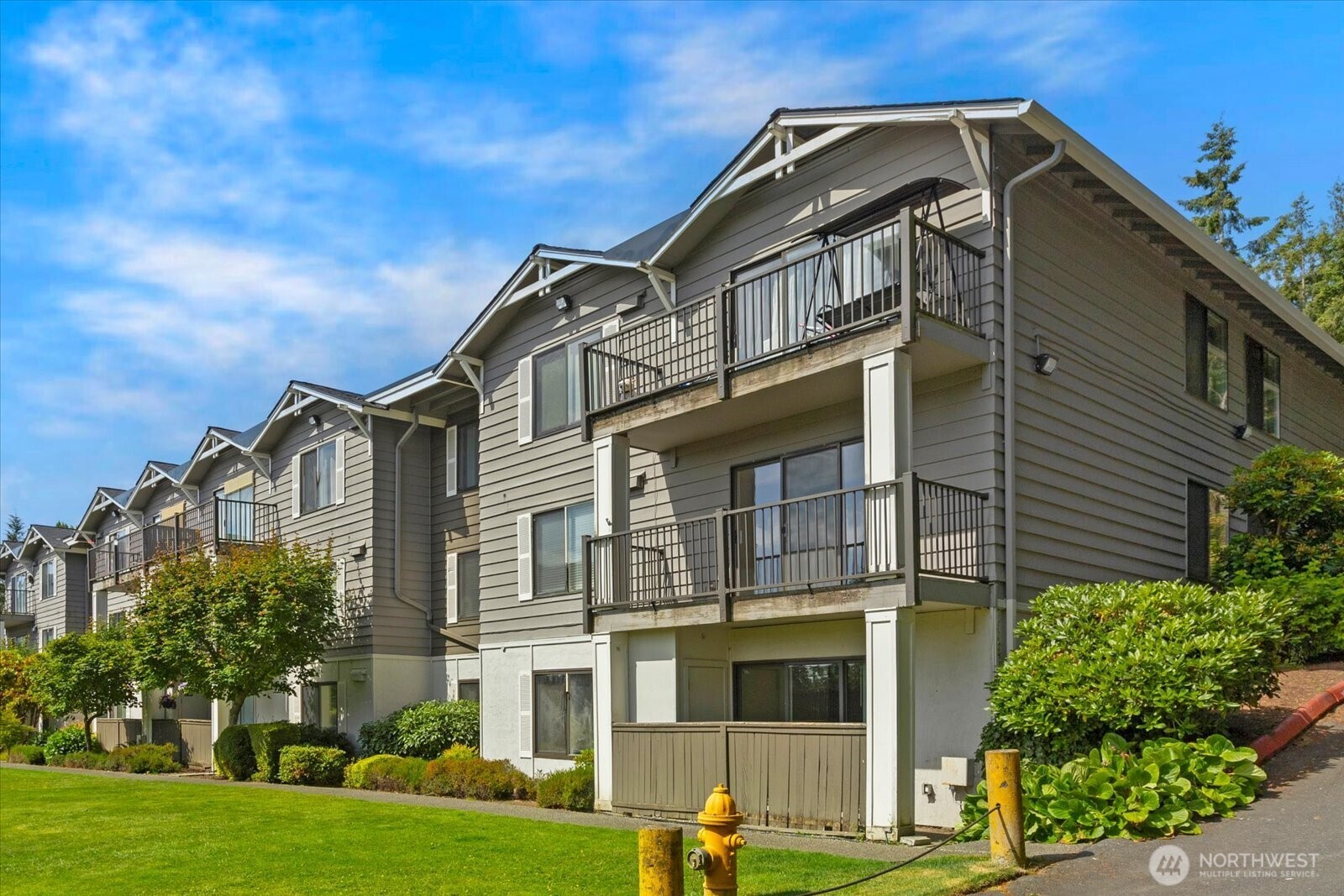 8017 234th Street Southwest, Unit 317 Edmonds, WA 98026 - Photo 1 of 39
