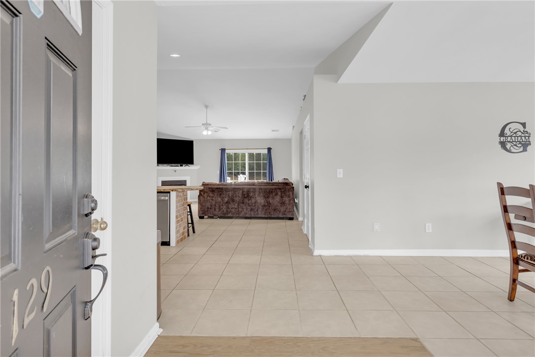 129 St James Court Anderson, SC 29621 - Photo 3 of 33
