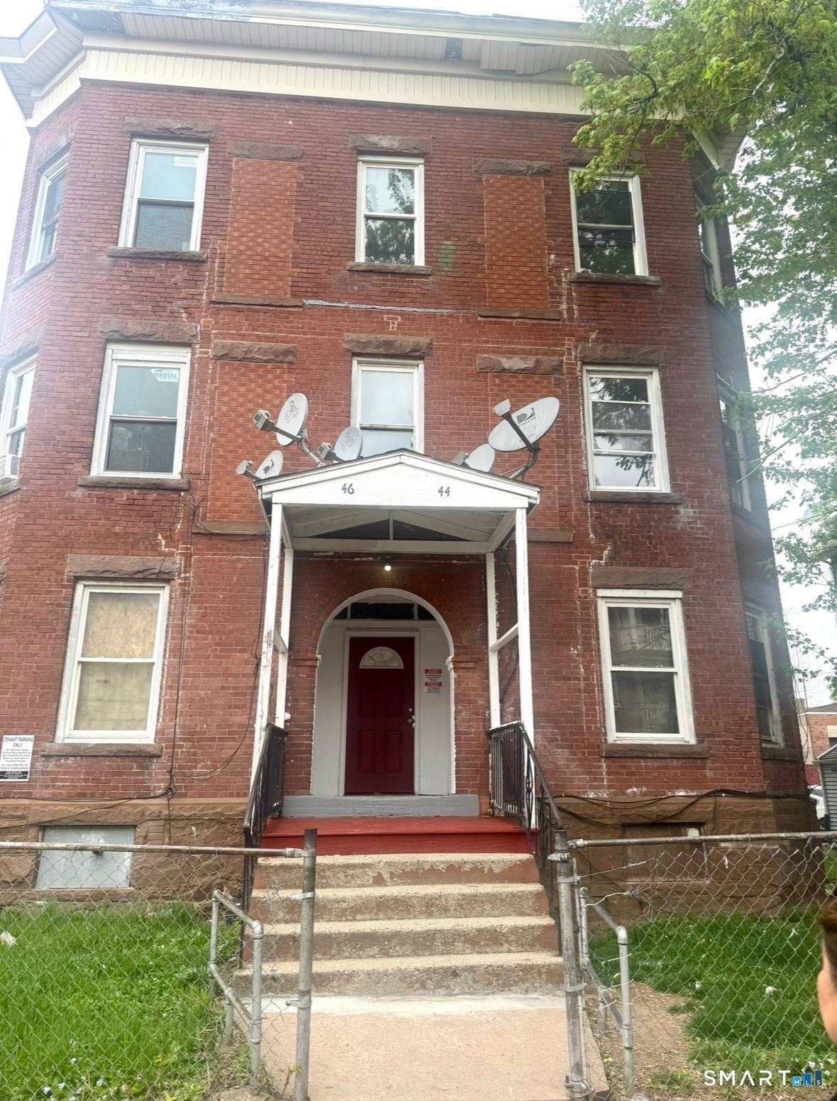 44 Bond Street Hartford, CT 06114 - Photo 1 of 13