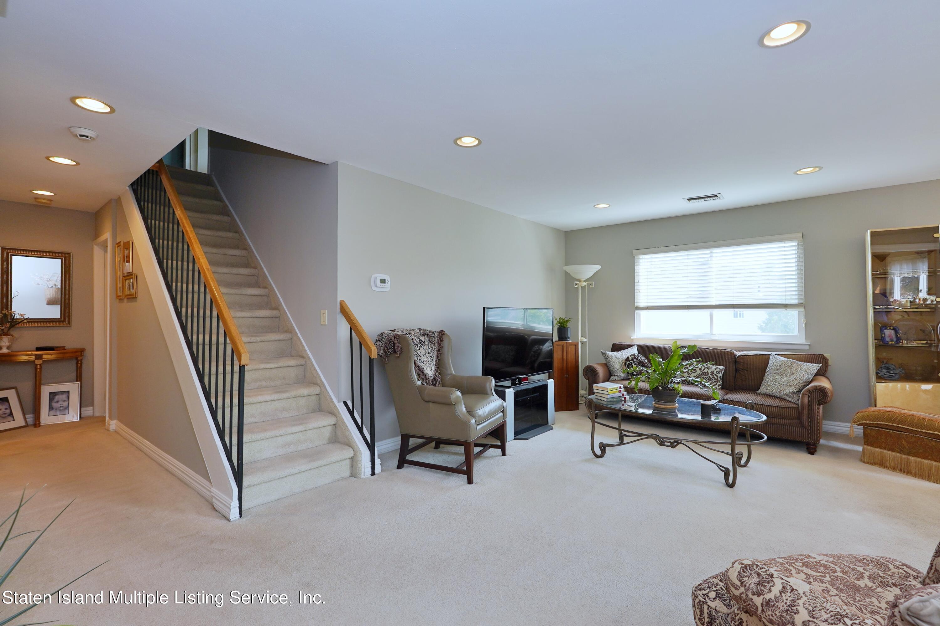 338 Timber Ridge Drive Staten Island, NY 10306 - Photo 13 of 28 Photo Dec 05 2022, 9 32 25 AM