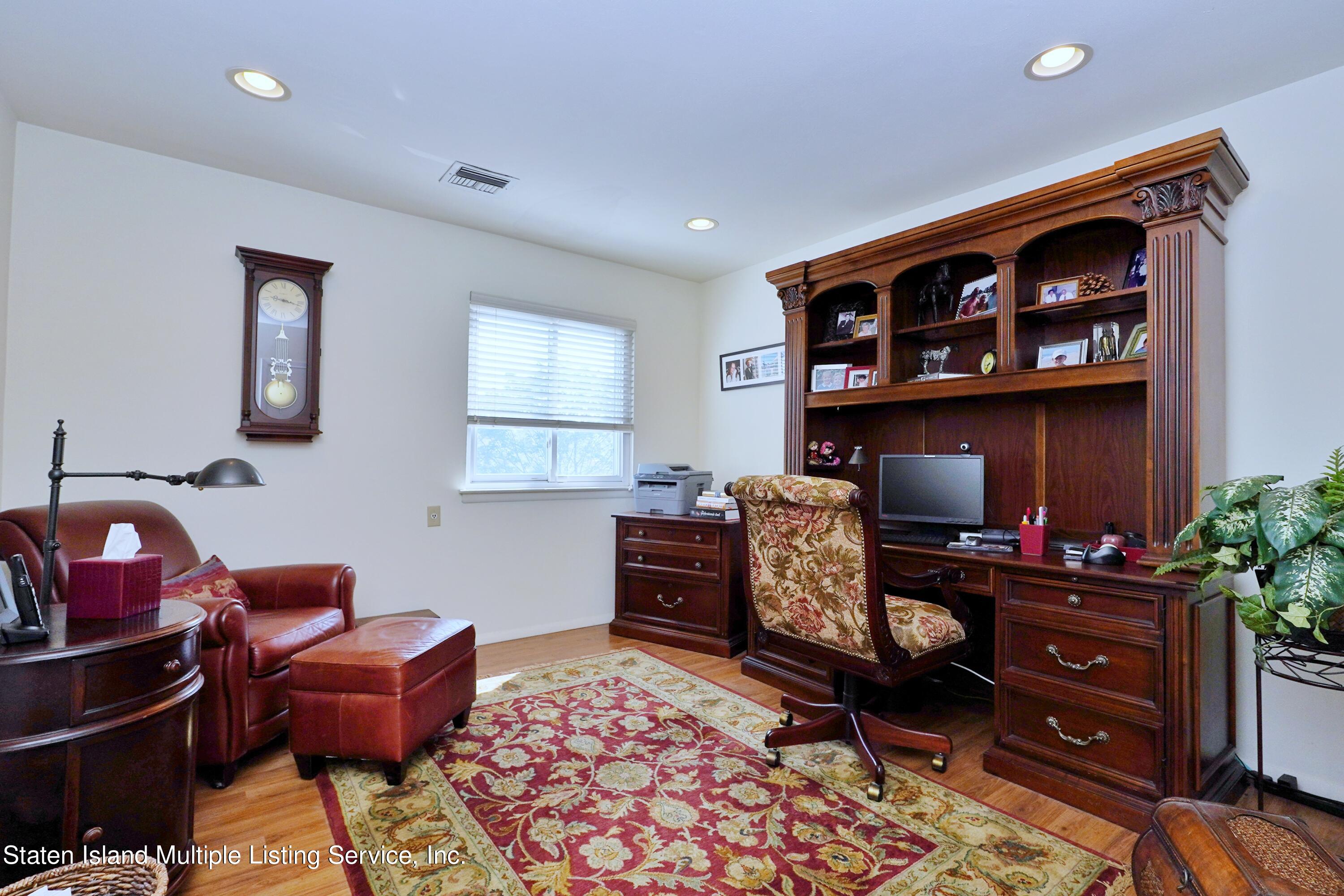 338 Timber Ridge Drive Staten Island, NY 10306 - Photo 16 of 28 Photo Dec 05 2022, 9 31 48 AM