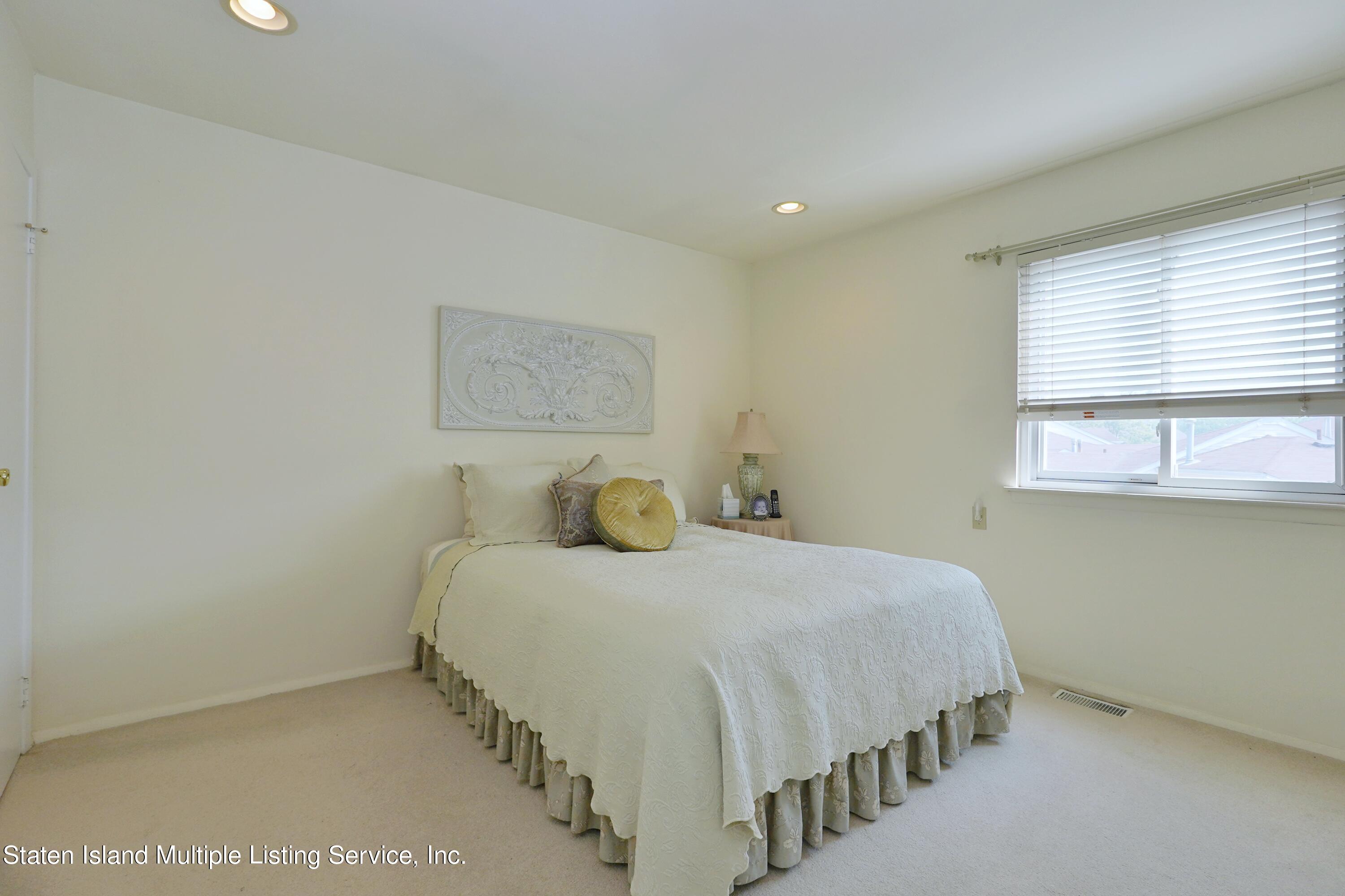 338 Timber Ridge Drive Staten Island, NY 10306 - Photo 18 of 28 Photo Dec 05 2022, 9 41 04 AM