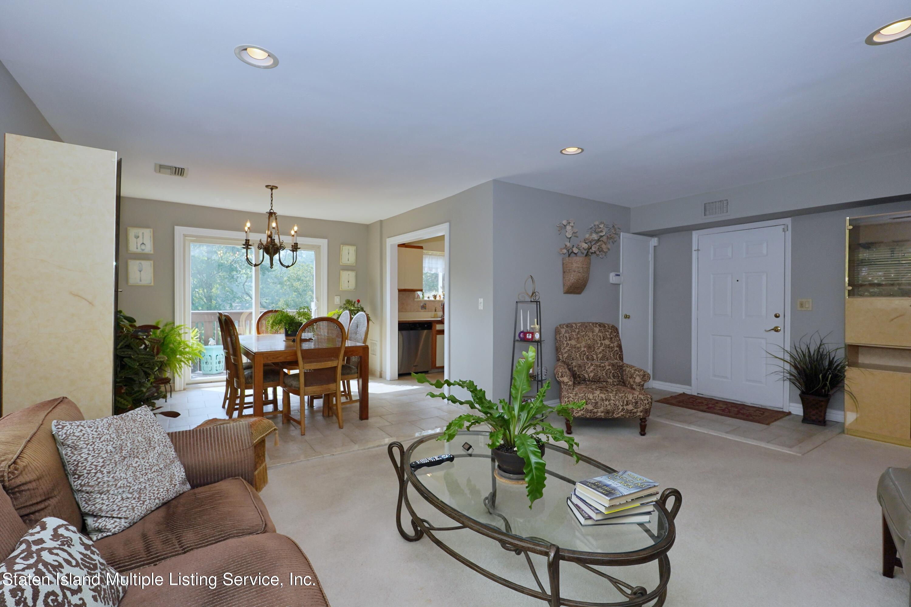 338 Timber Ridge Drive Staten Island, NY 10306 - Photo 5 of 28 Photo Dec 05 2022, 9 32 52 AM