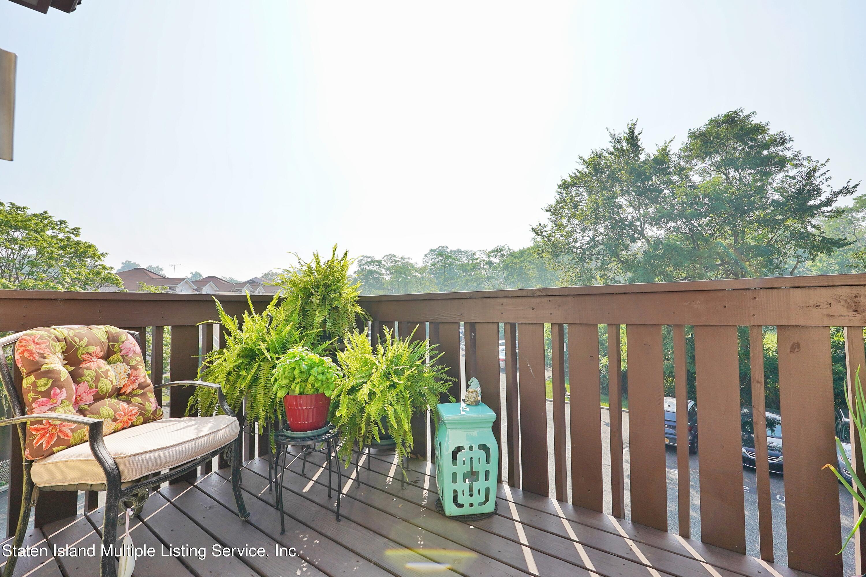 338 Timber Ridge Drive Staten Island, NY 10306 - Photo 8 of 28 Photo Dec 05 2022, 9 34 44 AM