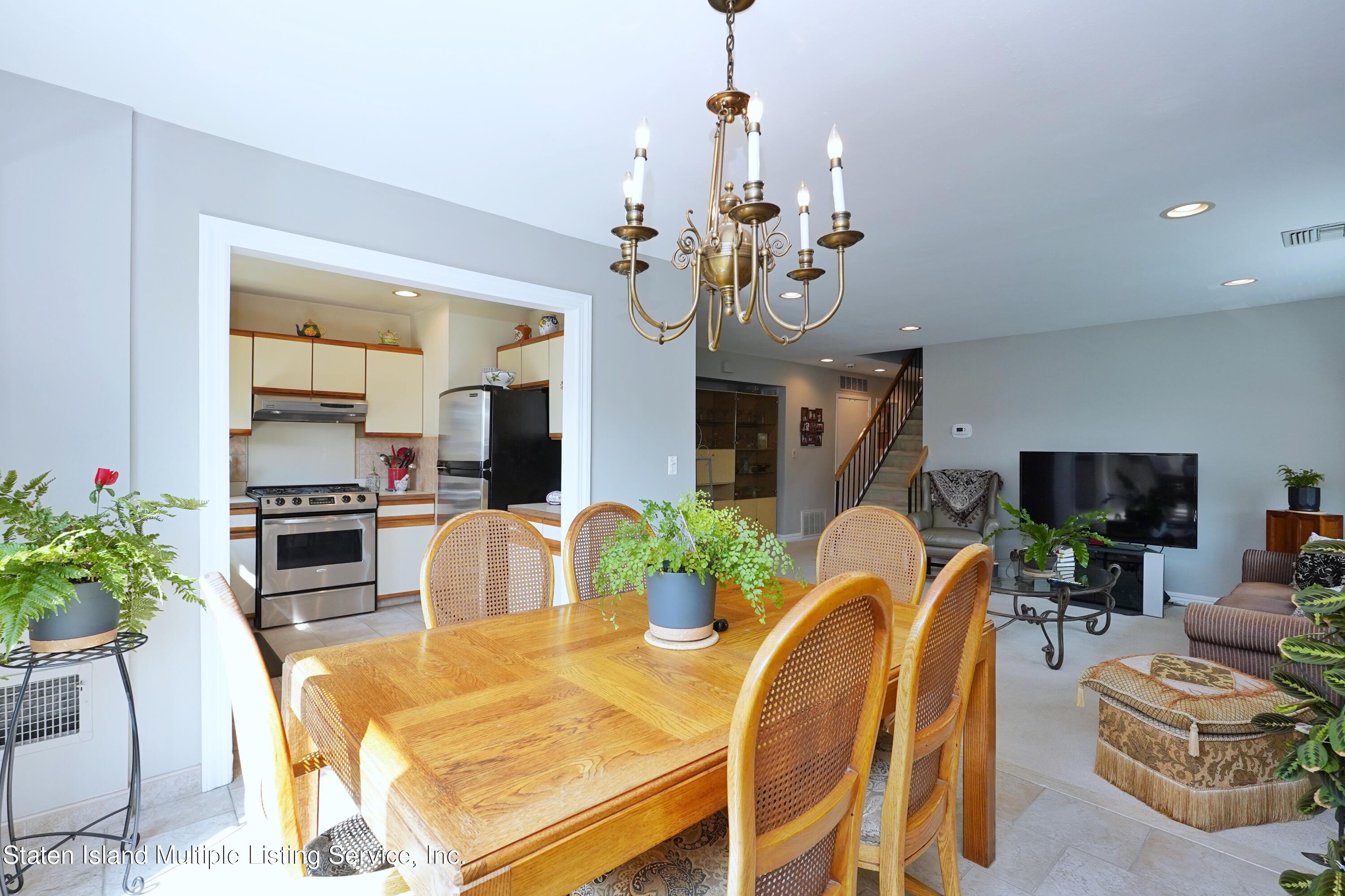 338 Timber Ridge Drive Staten Island, NY 10306 - Photo 9 of 28 Photo Dec 05 2022, 9 34 02 AM