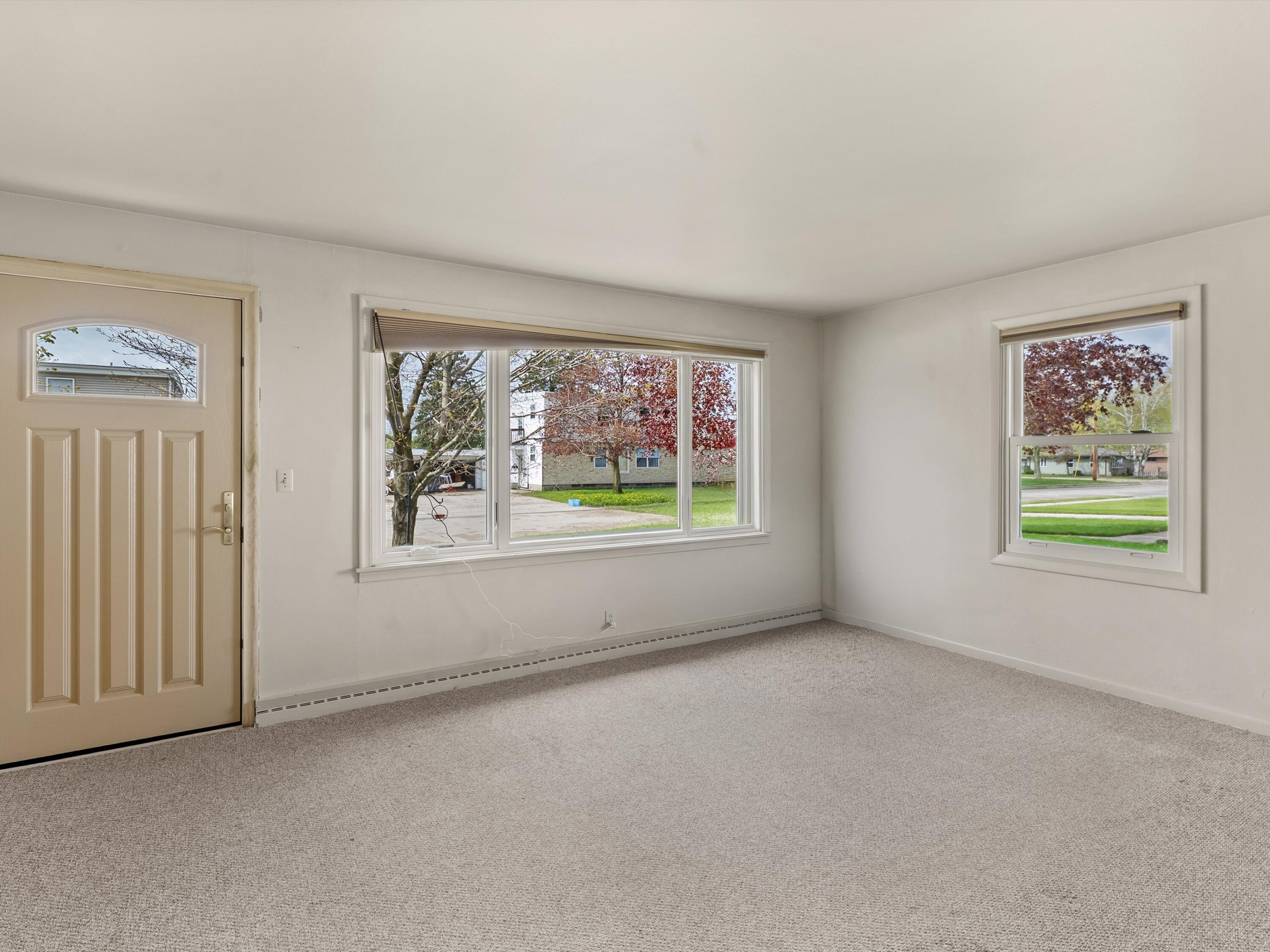 2332 37th Street Two Rivers, WI 54241 - Photo 5 of 26 03-003_3067686_02187