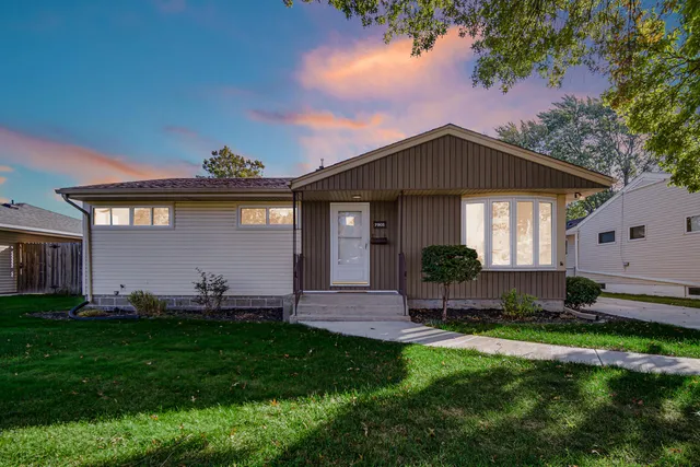 $285,000 | 7905 Jackson Avenue, Munster, IN 46321