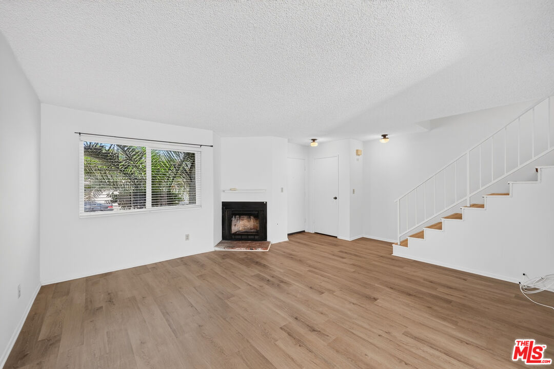 19221 Sherman Way, Unit 40 Reseda, CA 91335 - Photo 5 of 39