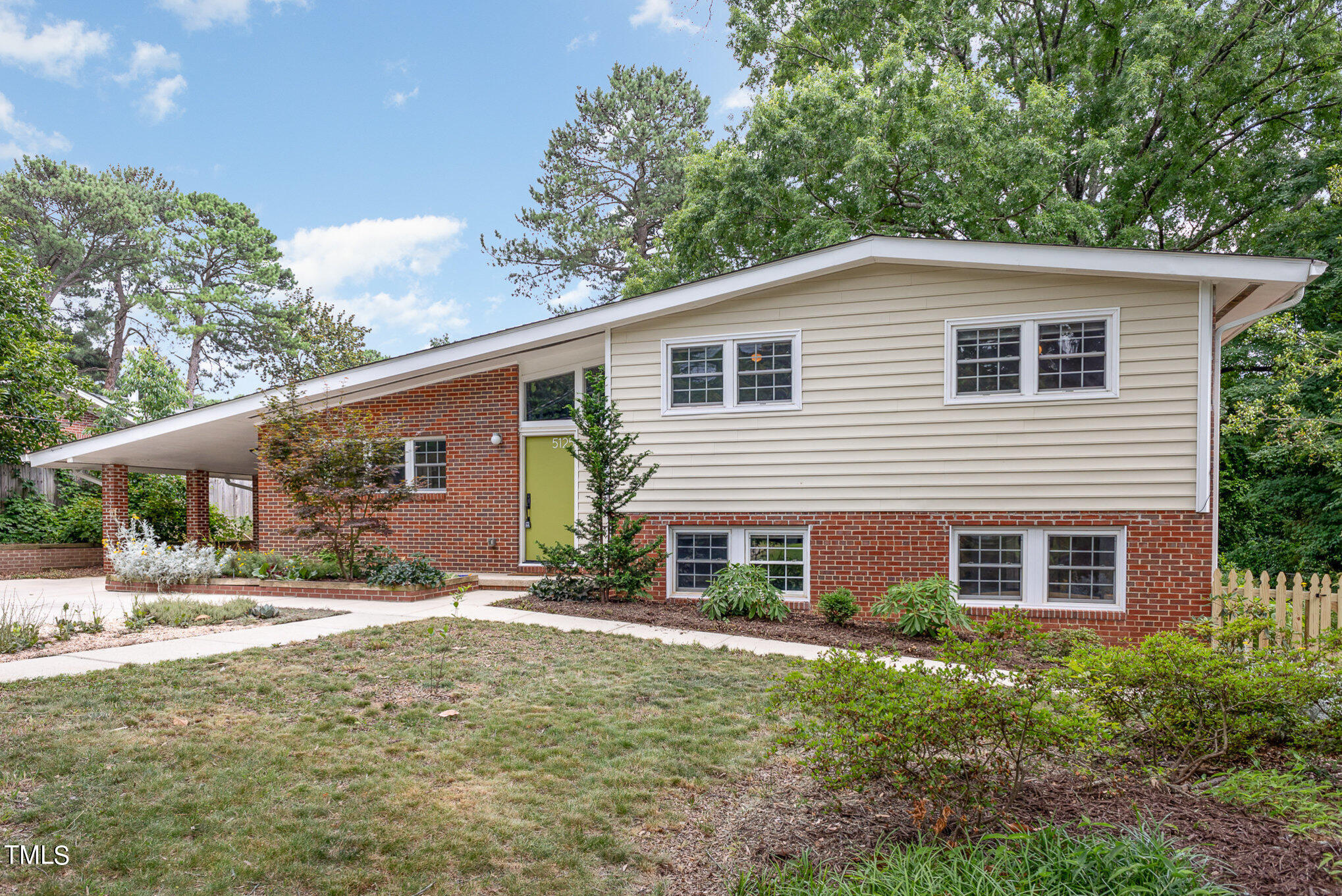 5125 Kaplan Drive Raleigh, NC 27606 - Photo 6 of 23 003_bc4a1987-edit_4