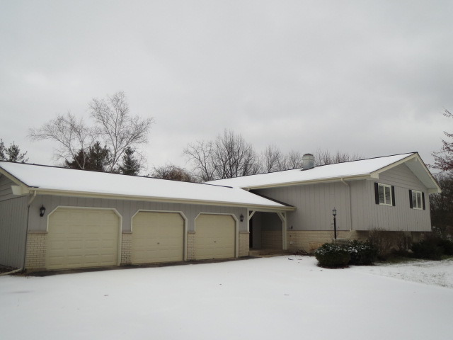 36W758 Oak Road St. Charles, IL 60175 - Photo 2 of 17
