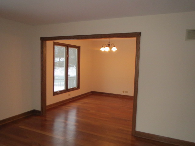 36W758 Oak Road St. Charles, IL 60175 - Photo 5 of 17