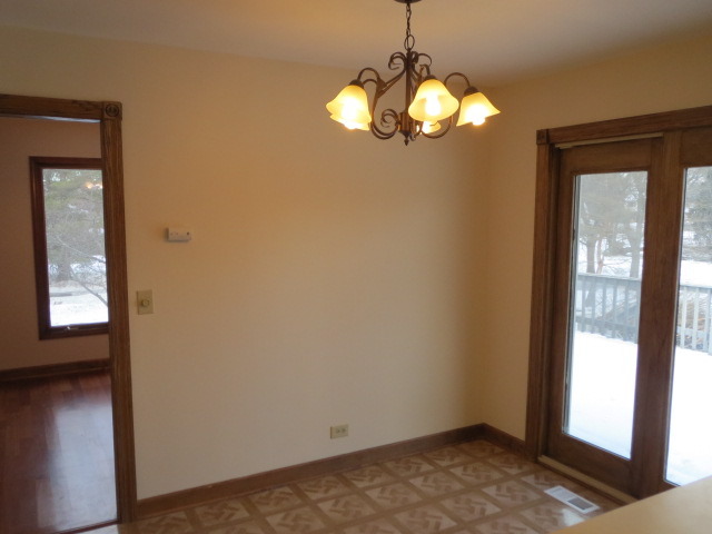 36W758 Oak Road St. Charles, IL 60175 - Photo 7 of 17