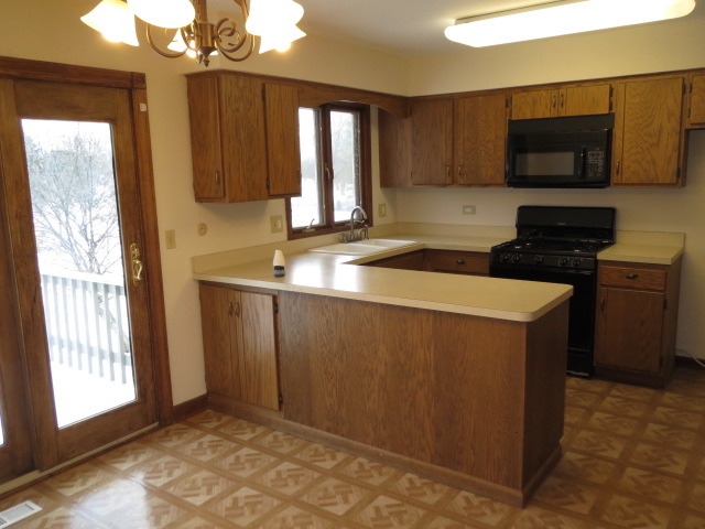 36W758 Oak Road St. Charles, IL 60175 - Photo 8 of 17