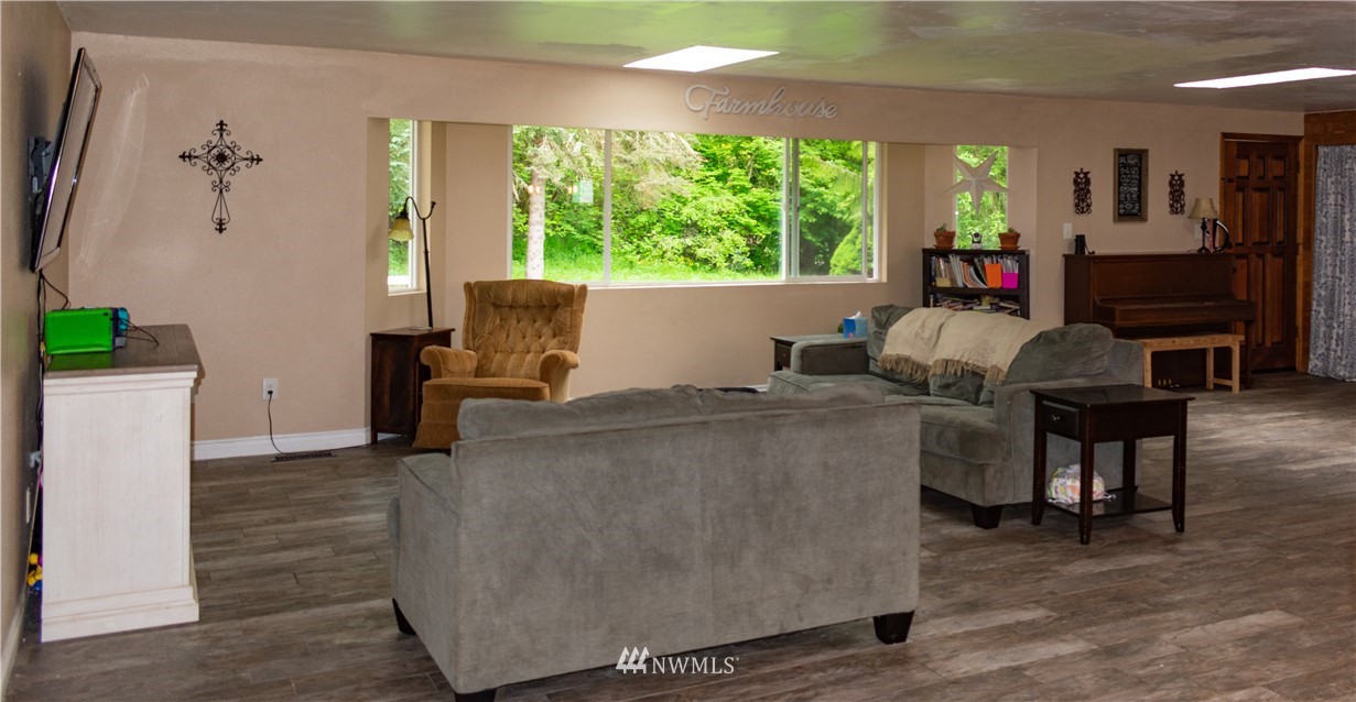 15530 Runyon Road Southeast Rainier, WA 98576 - Photo 5 of 36