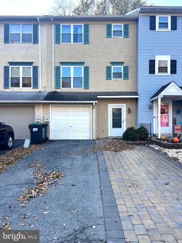 $2,300 | 5121 West Woodmill Drive, Wilmington, DE 19808