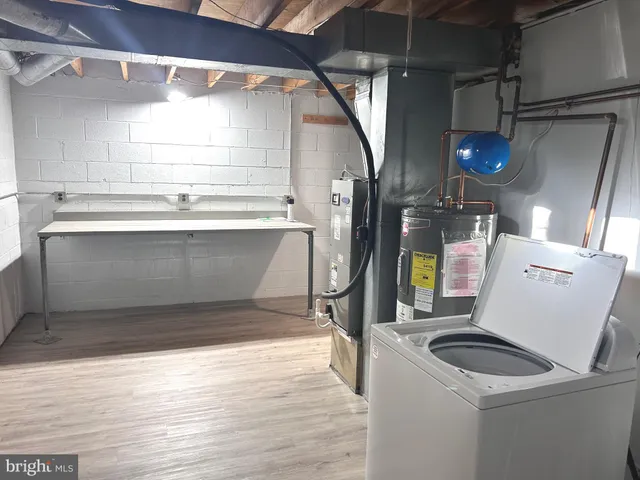 $2,300 | 5121 West Woodmill Drive, Wilmington, DE 19808