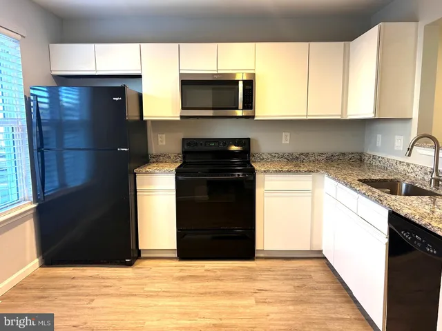 $2,300 | 5121 West Woodmill Drive, Wilmington, DE 19808