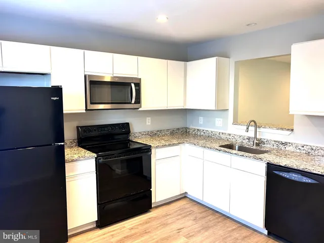 $2,300 | 5121 West Woodmill Drive, Wilmington, DE 19808