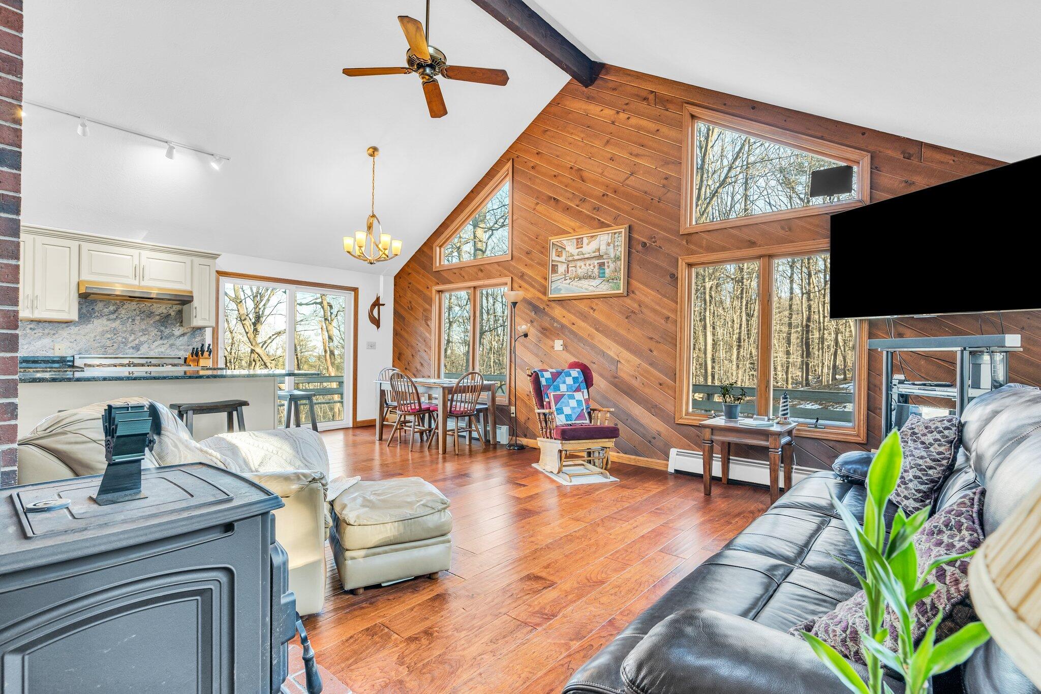 10 Groundnut Hill Road Cape Neddick, ME 03902 - Photo 14 of 54 10 groundnut living room 1
