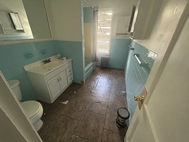 $2,300 | 929 Pleasant Street, Unit 2, Worcester, MA 01602