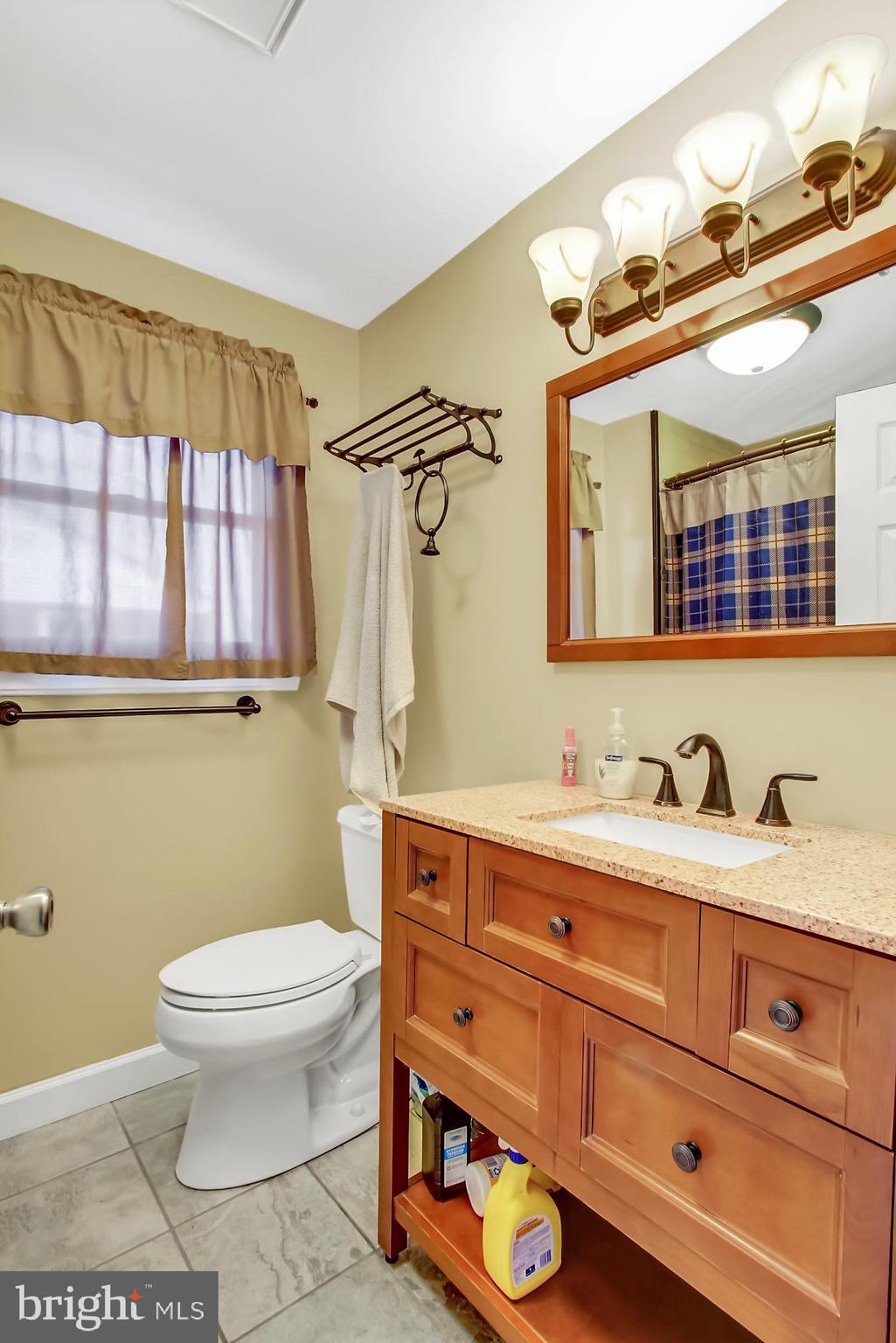 8179 Del Haven Road Baltimore, MD 21222 - Photo 14 of 26 Bathroom