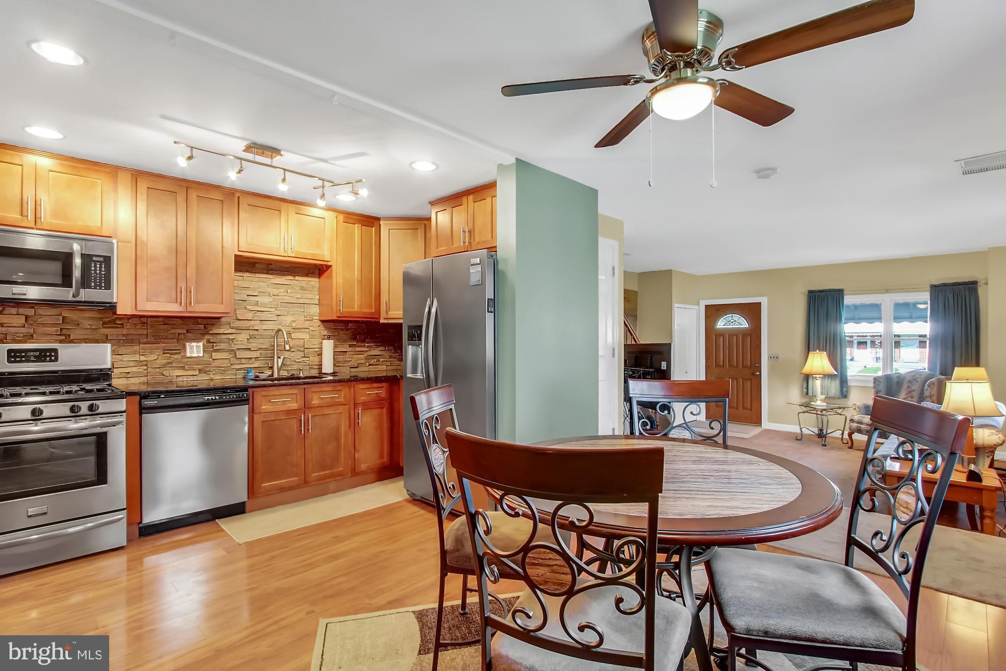 8179 Del Haven Road Baltimore, MD 21222 - Photo 6 of 26 Kitchen / Dining Room