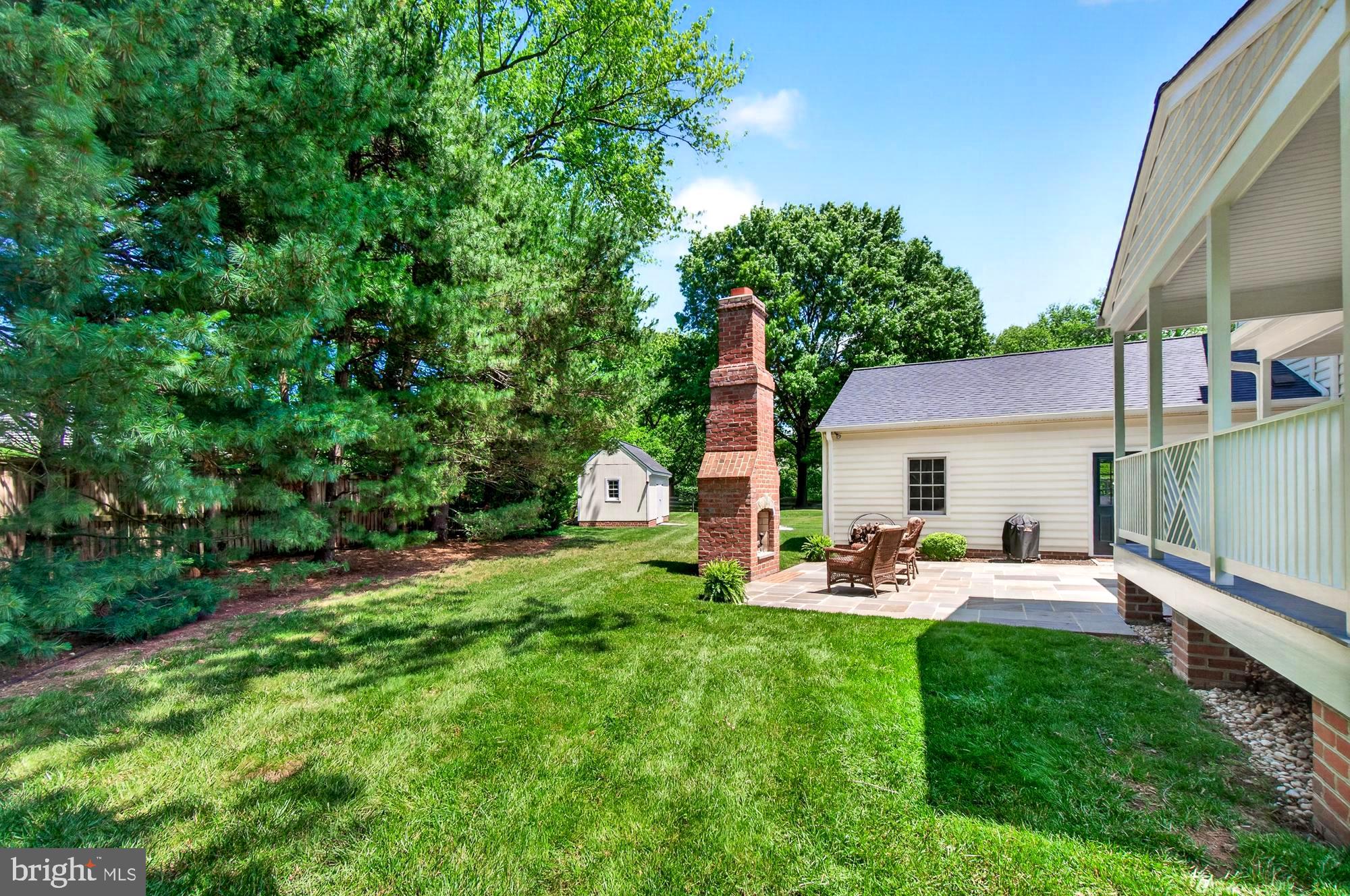 17212 Whites Road Poolesville, MD 20837 - Photo 20 of 104 Long and wide backyard