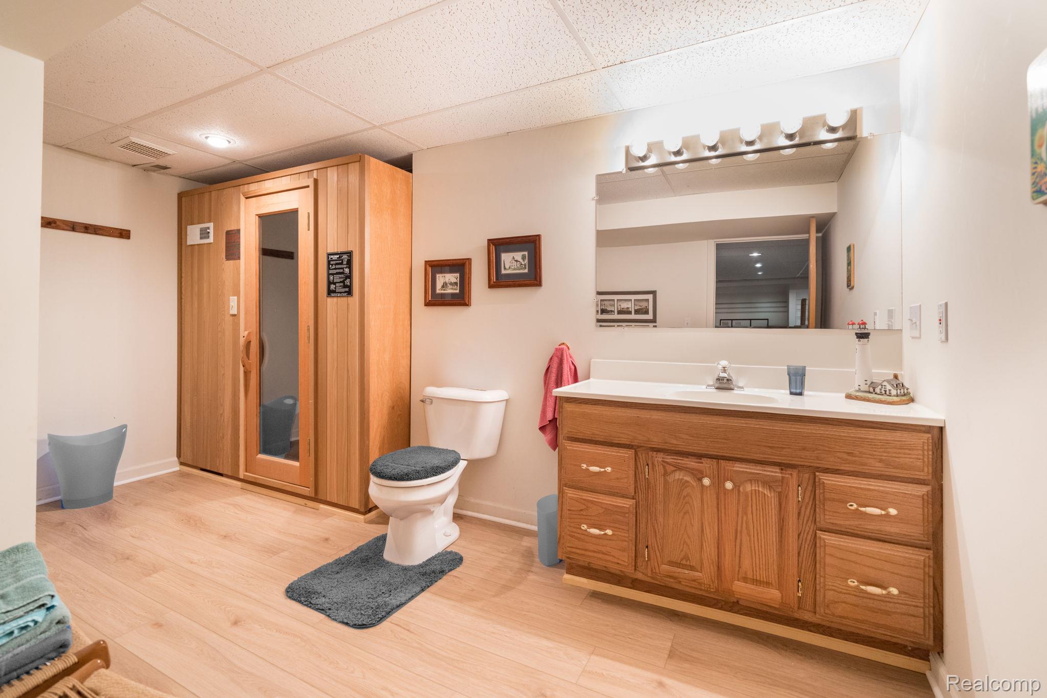 1708 Devonwood Drive Rochester, MI 48306 - Photo 53 of 70 45-web-or-mls-1708 Devonwood Dr-45.jpg