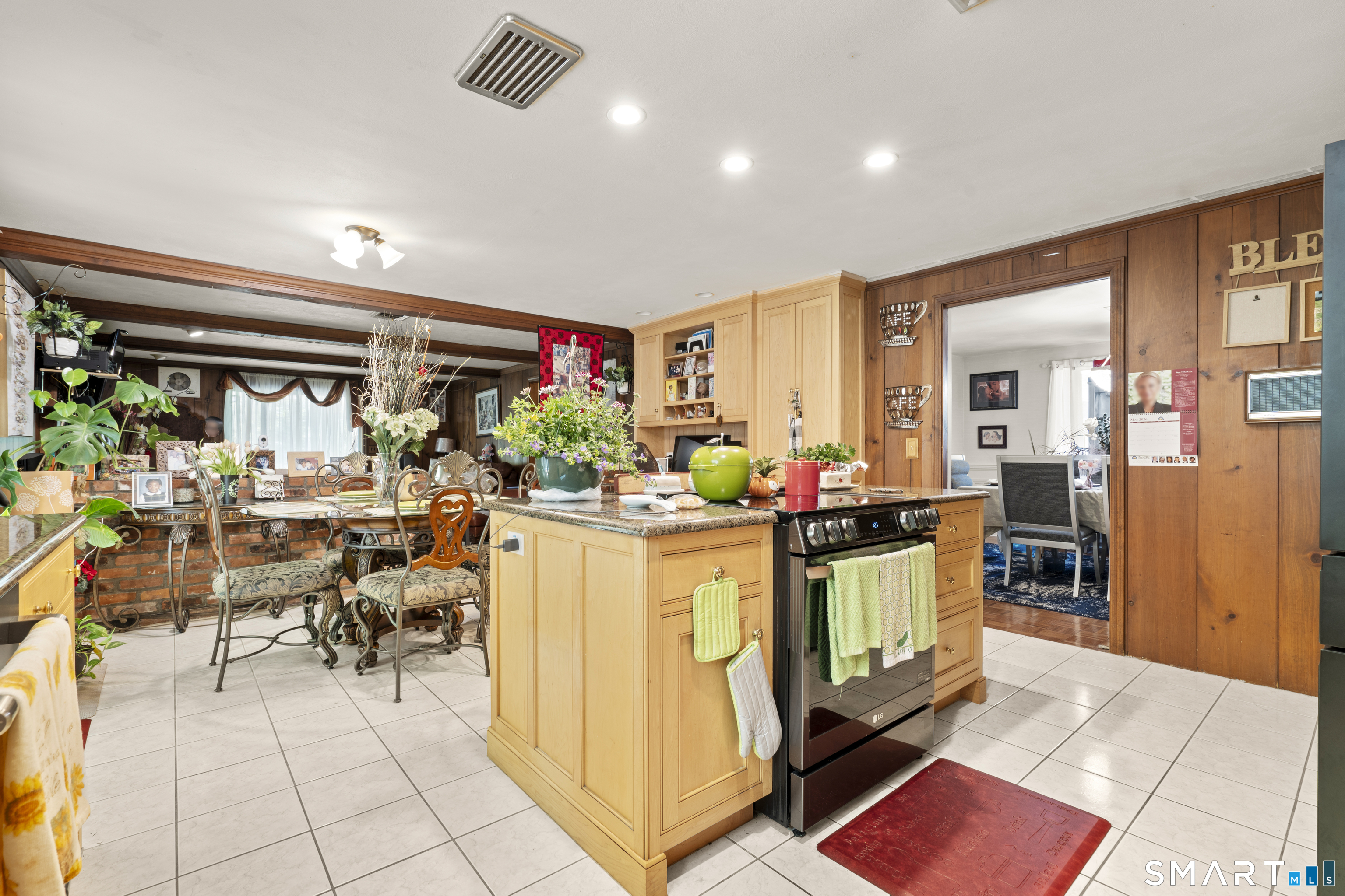 81 Meeting House Road Haddam, CT 06438 - Photo 12 of 35