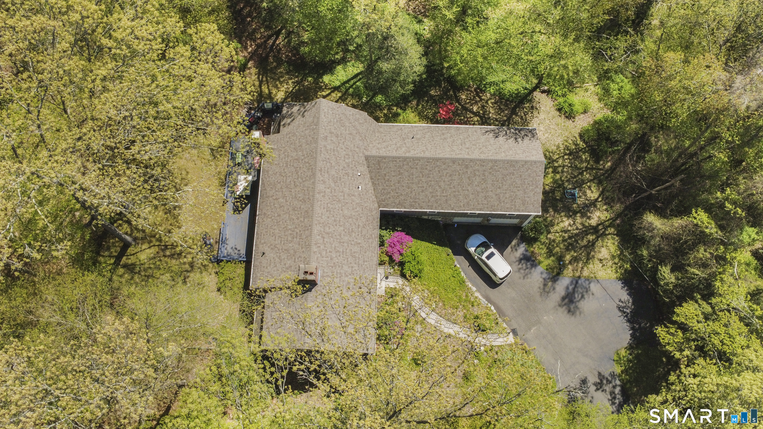 81 Meeting House Road Haddam, CT 06438 - Photo 2 of 35 a view of a house with a yard