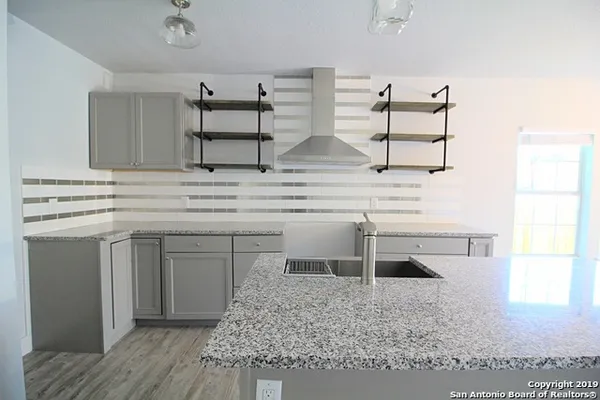 $1,300 | 707 South Olive Street, Unit A, San Antonio, TX 78203