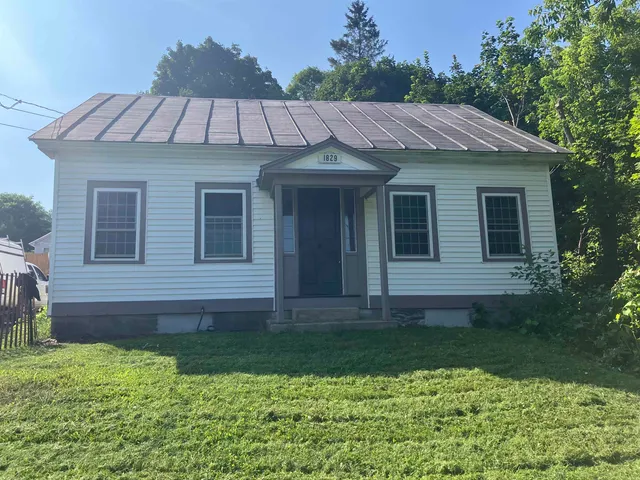 $215,000 | 56 South Pleasant Street, Bradford, VT 05033
