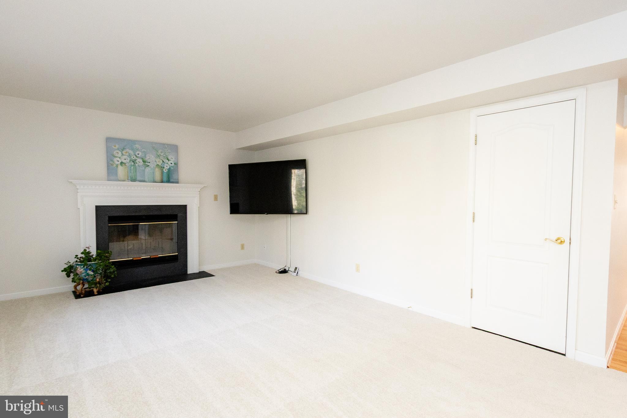 20753 Chestnut Ridge Drive Leonardtown, MD 20650 - Photo 20 of 45 a view of empty room with a fireplace