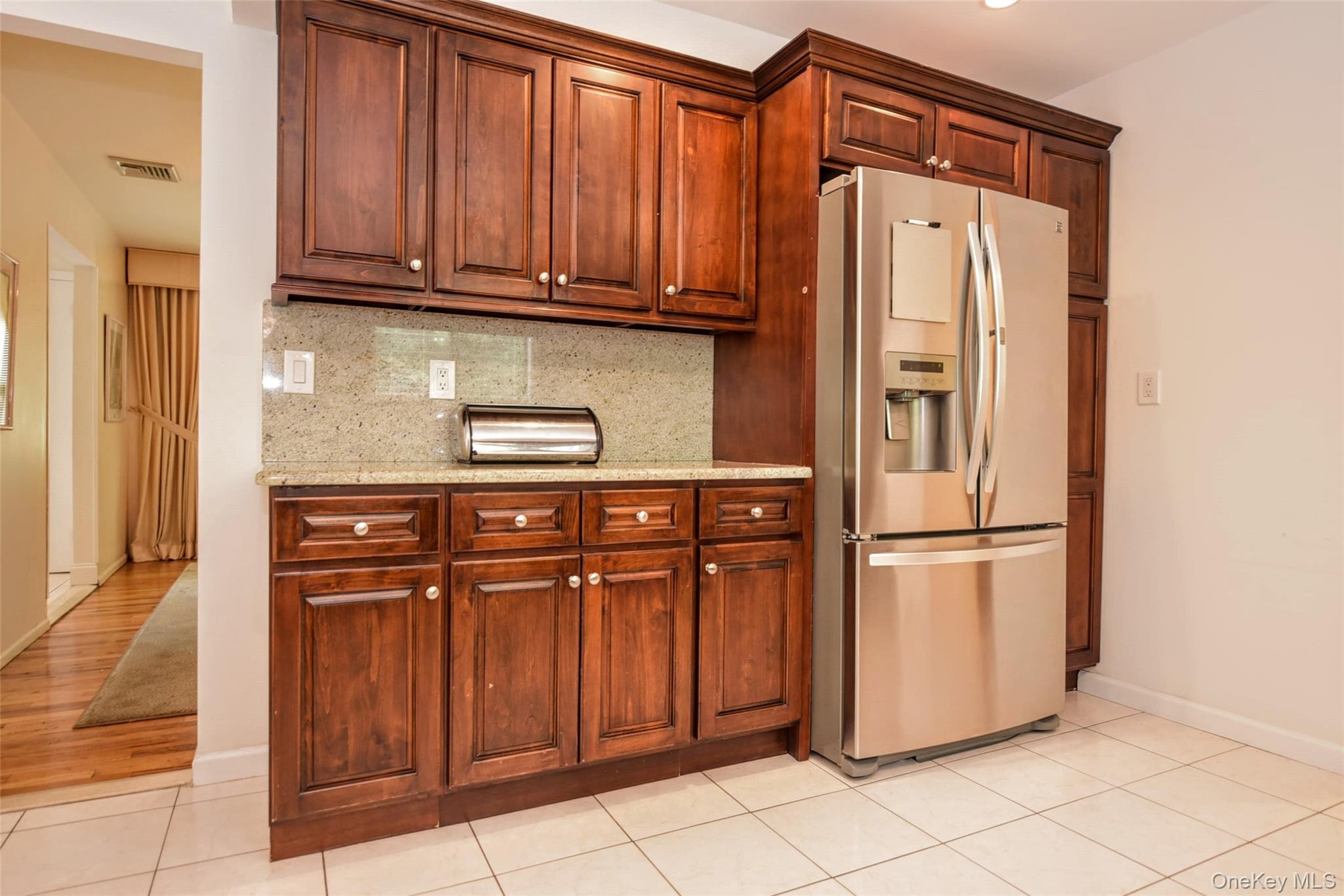 19 Church Road Monsey, NY 10952 - Photo 14 of 40 Beverage Bat area