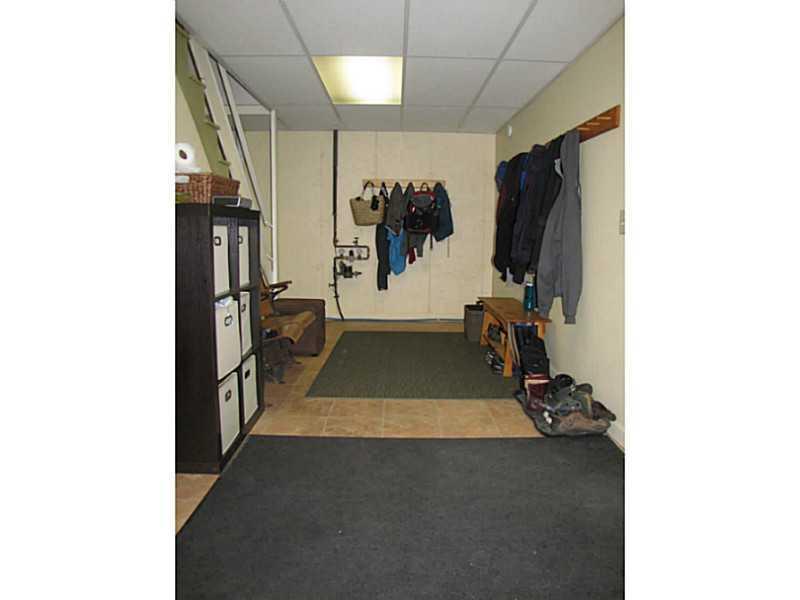 8 Pine Point Road Cape Elizabeth, ME 04107 - Photo 29 of 35 Mudroom.