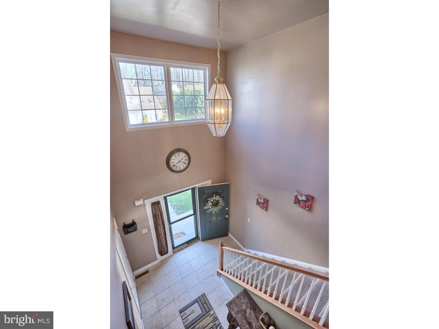 734 Maria Avenue Sinking Spring, PA 19608 - Photo 4 of 25