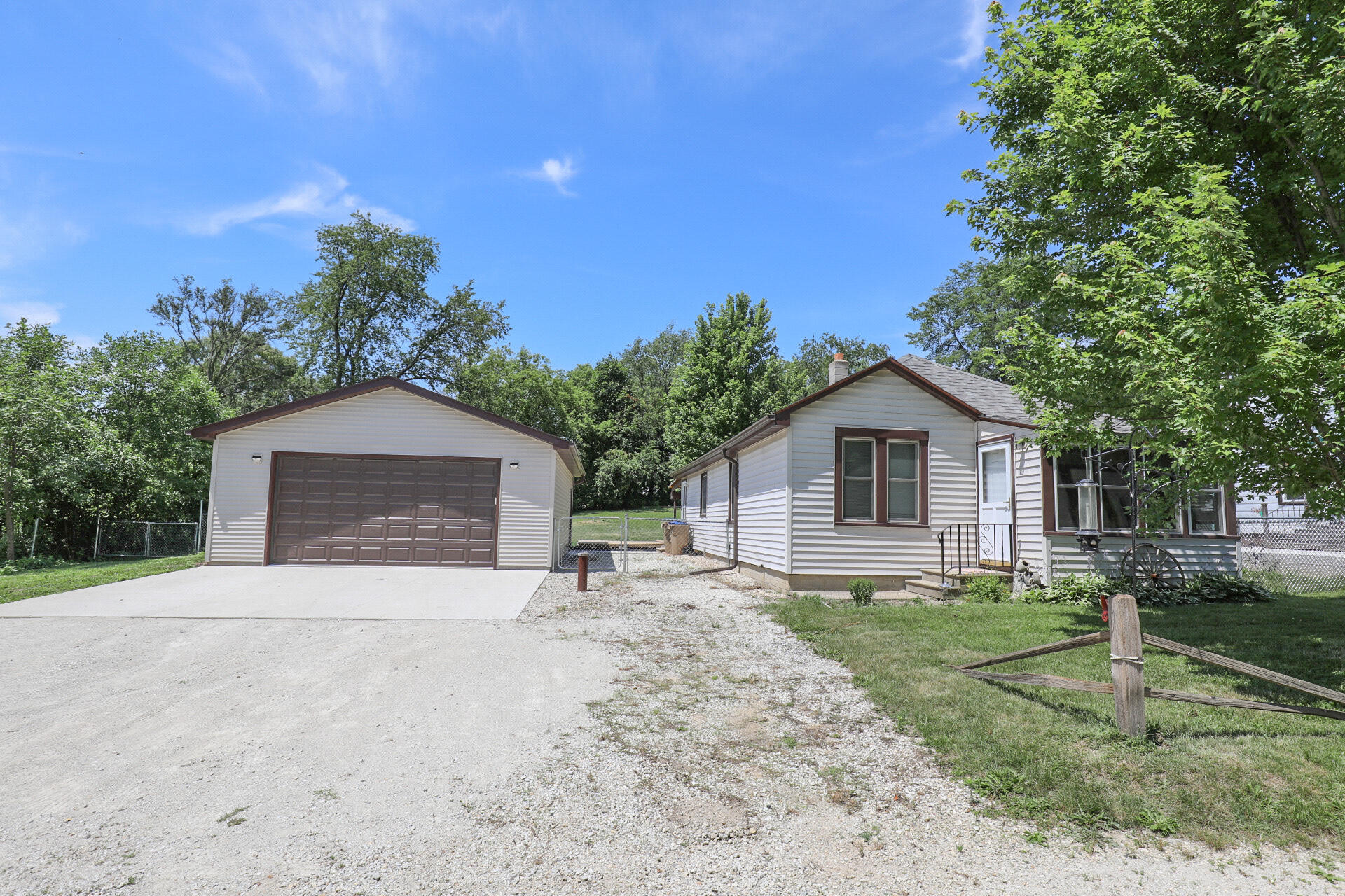 9158 30th Avenue Pleasant Prairie, WI 53142 - Photo 1 of 1 Front Exterior