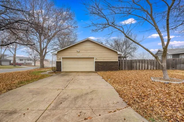 $227,000 | 900 Morrison Drive, Derby, KS 67037