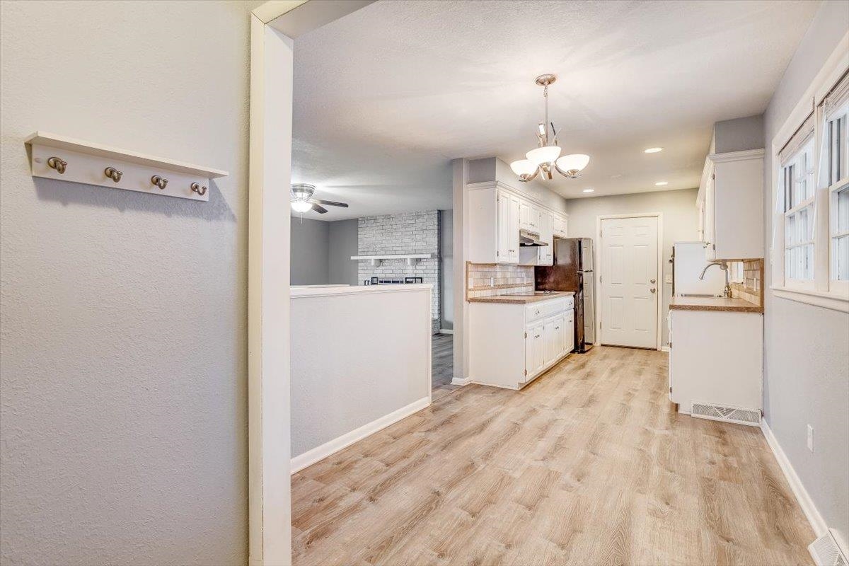 900 Morrison Drive Derby, KS 67037 - Photo 6 of 34