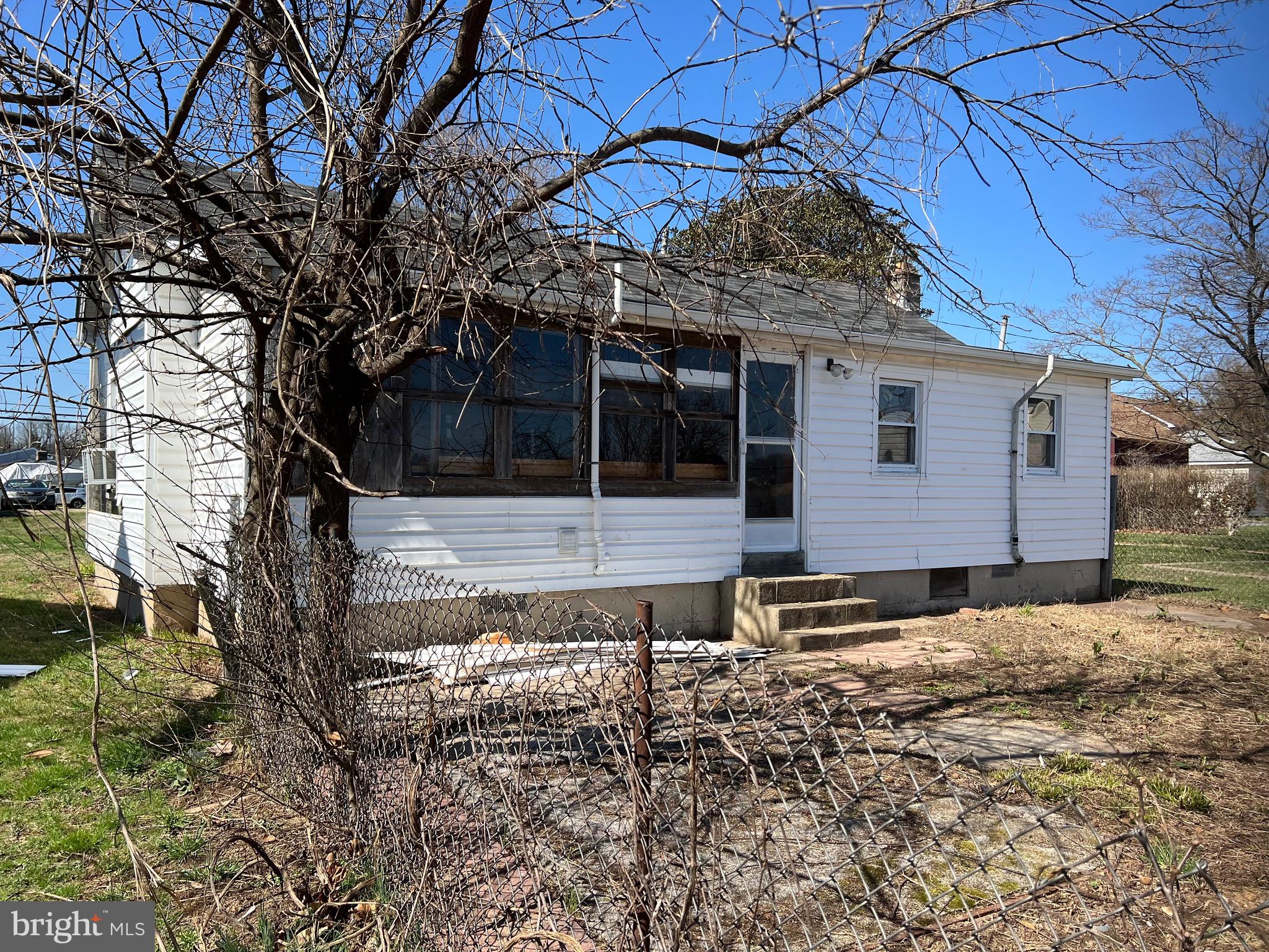 8019 Edgewater Avenue Rosedale, MD 21237 - Photo 3 of 15