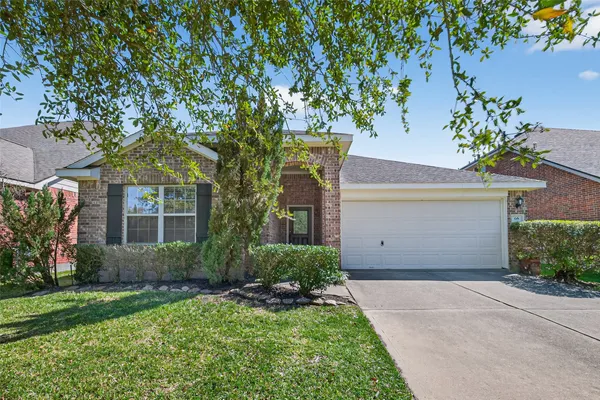 $2,800 | 66 West Lasting Spring Circle, Spring, TX 77389