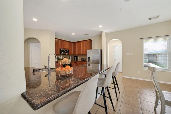 $2,800 | 66 West Lasting Spring Circle, Spring, TX 77389