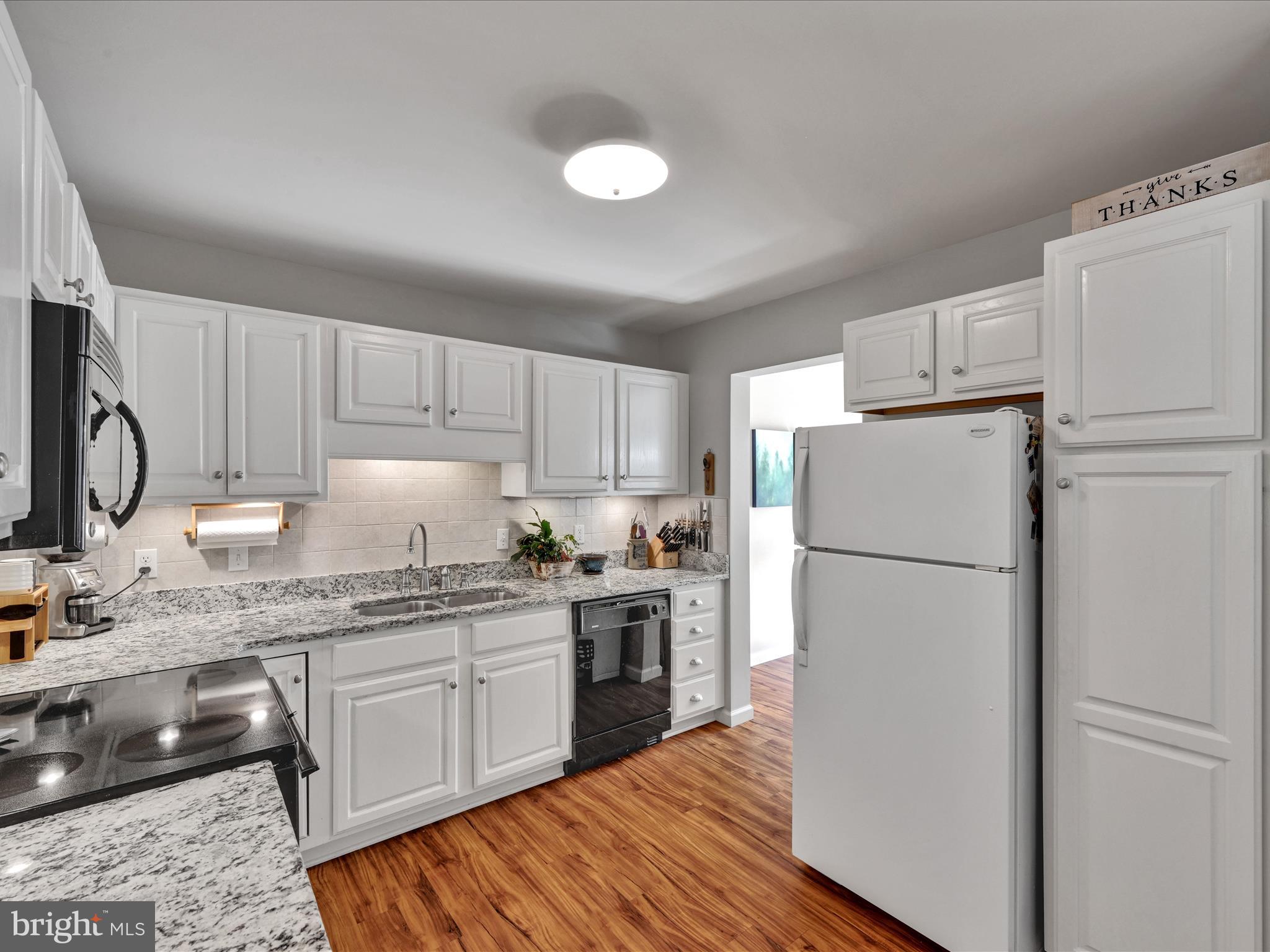 342 Crosswinds Drive Lititz, PA 17543 - Photo 10 of 31 Kitchen
