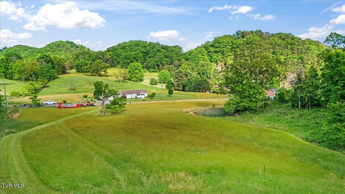 23208 Clayman Valley Road, Unit 2 Bristol, VA 24202 - Photo 3 of 20 10-DJI_20260514181814_0444_D