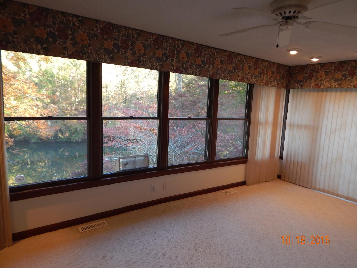 120 Rutgers Circle Crossville, TN 38558 - Photo 24 of 36 SUNROOM OVERLOOKING LAKE