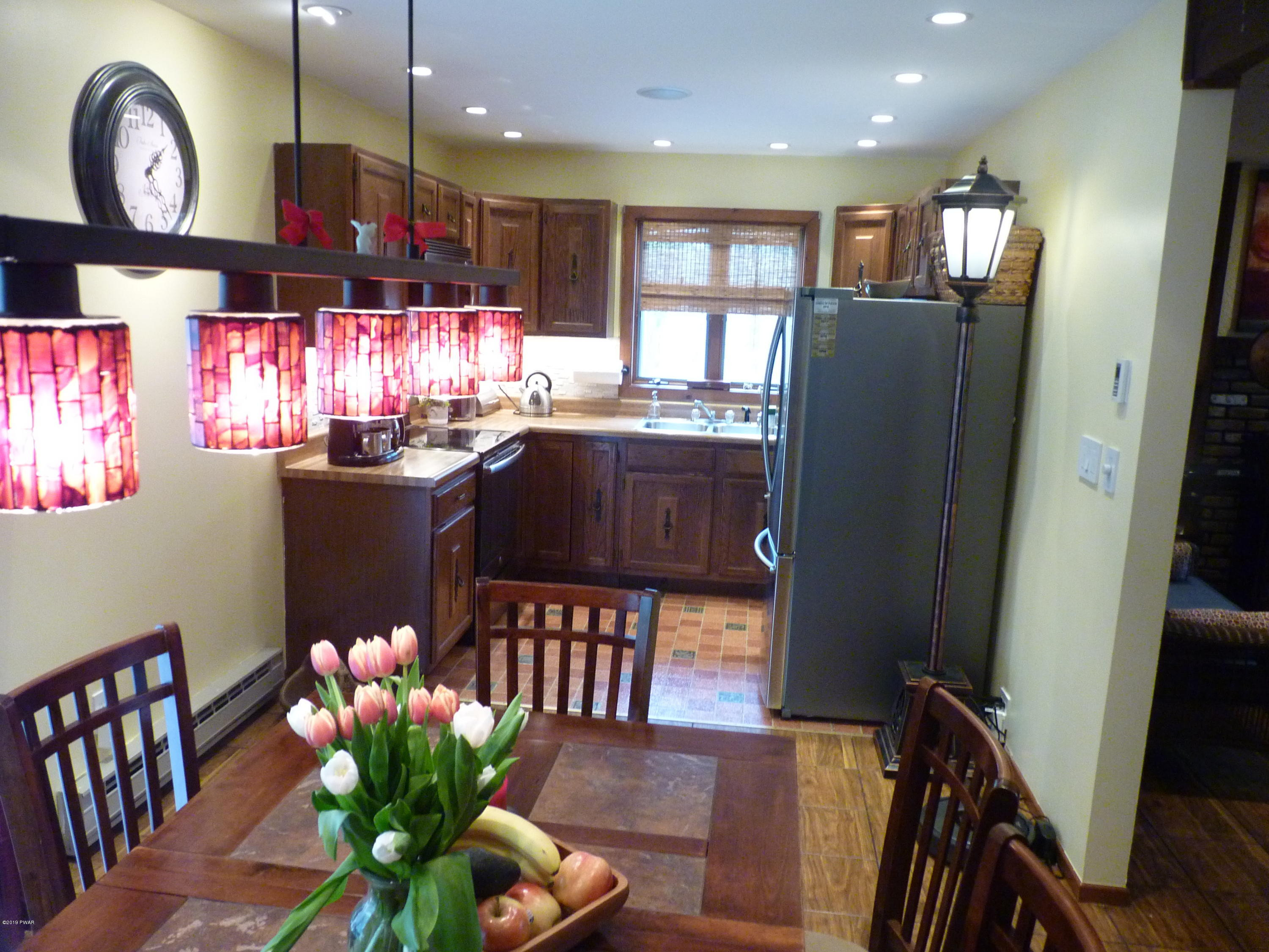 114 Mountain View Road Greeley, PA 18425 - Photo 2 of 27