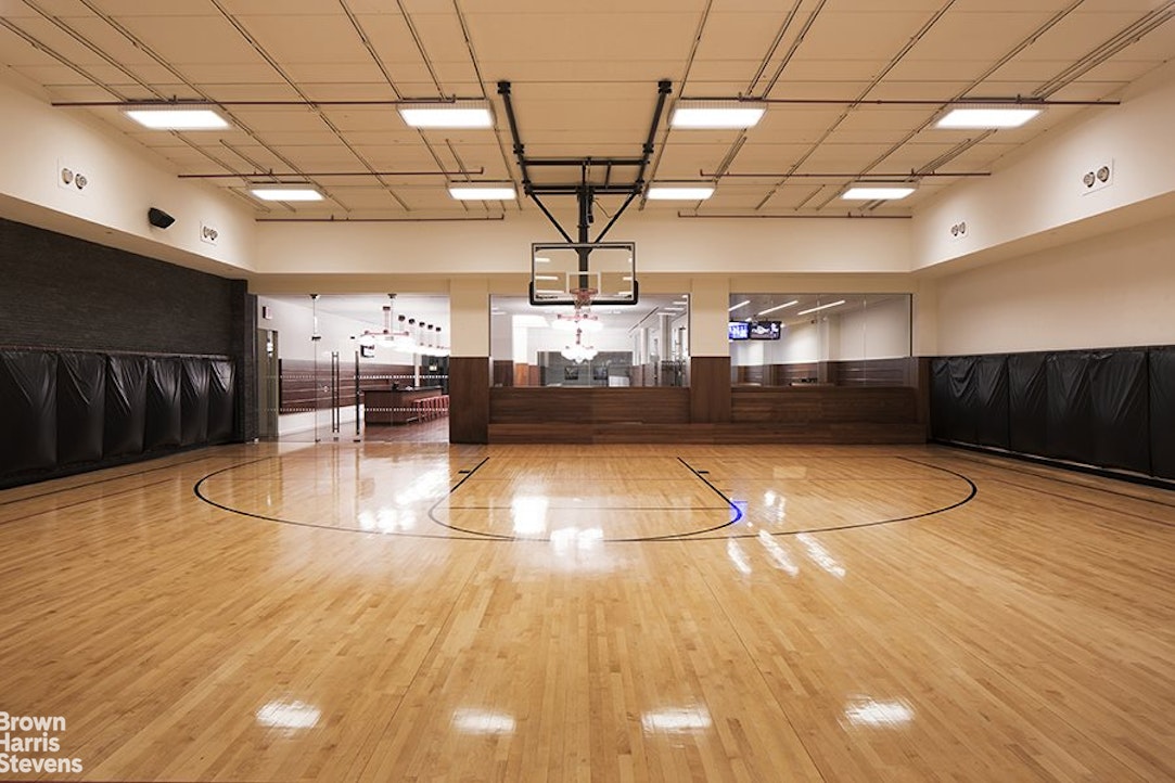 60 Riverside Boulevard, Unit 3004 Manhattan, NY 10069 - Photo 27 of 32 a room with gym equipment