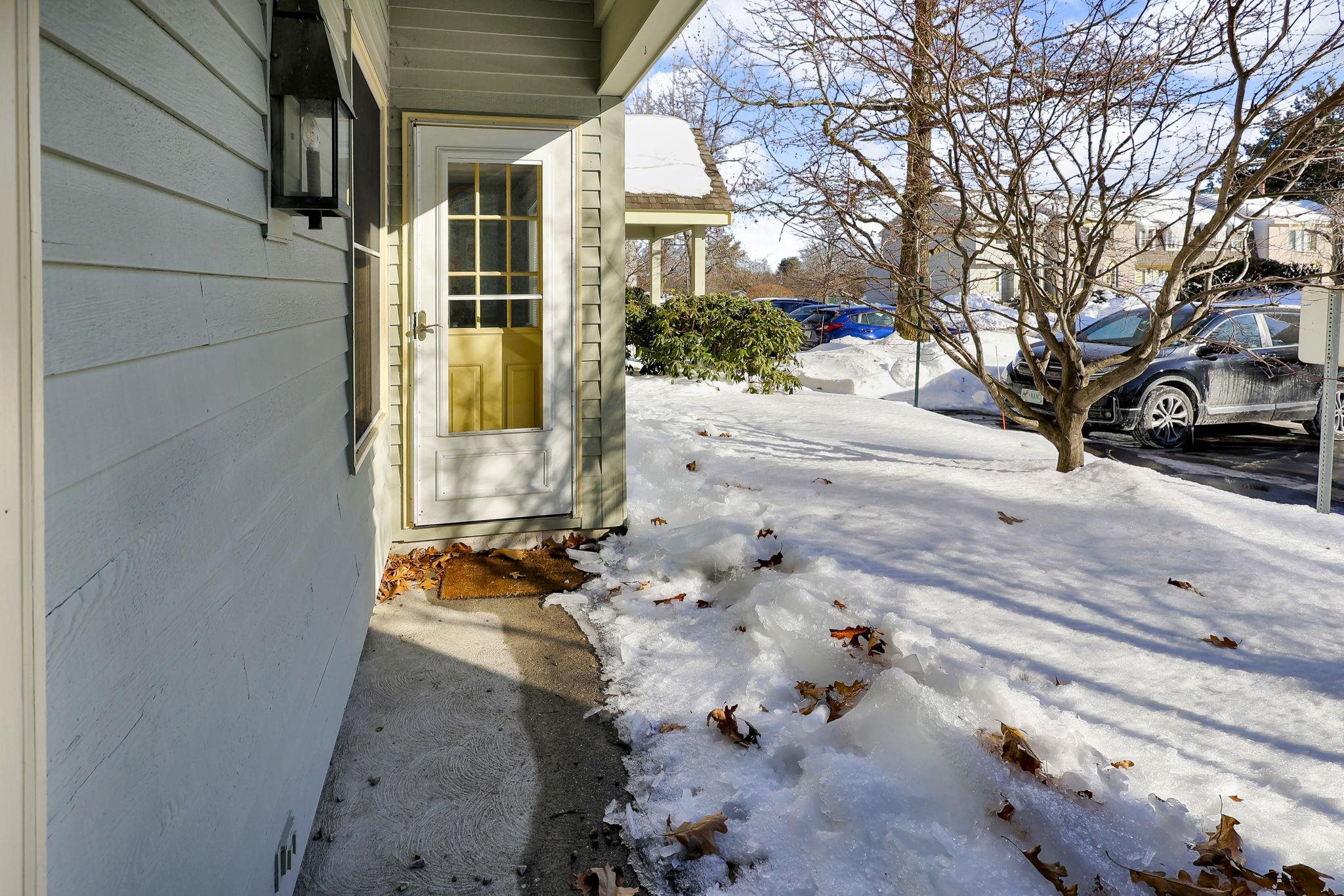 14 Turnbuckle Lane, Unit 5 Merrimack, NH 03054 - Photo 3 of 19